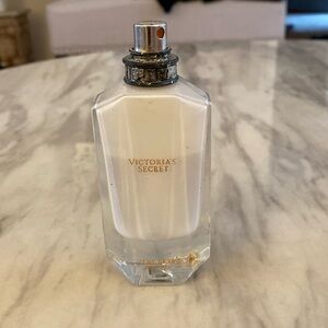 VS VERY SEXY NOW 75% full